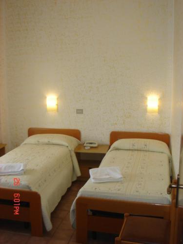 Hotel Ristorante Solari Briatico Bagian luar foto