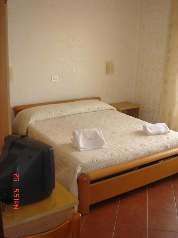 Hotel Ristorante Solari Briatico Ruang foto